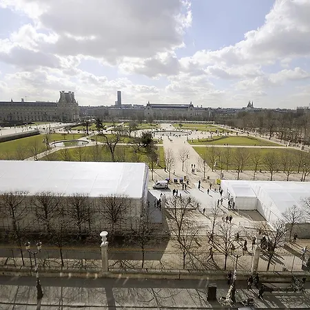 Tuileries Garden Apartment *